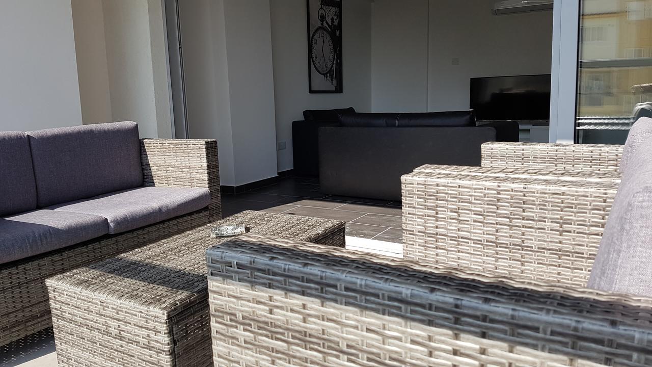 Dezo Luxury Town Apartment Ларнака Екстер'єр фото